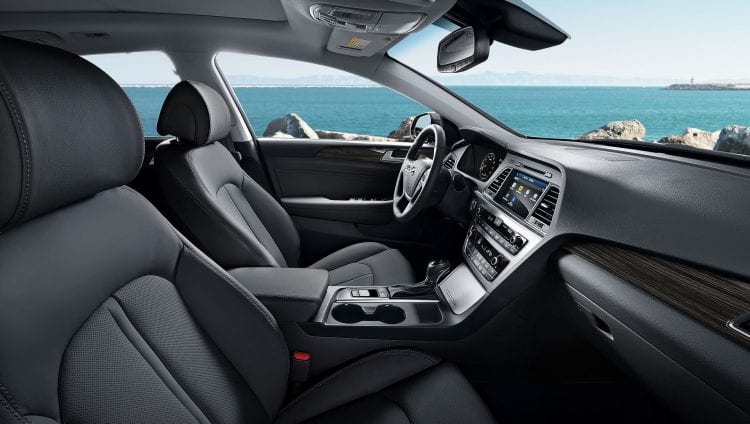 2016 Hyundai Sonata interior side view