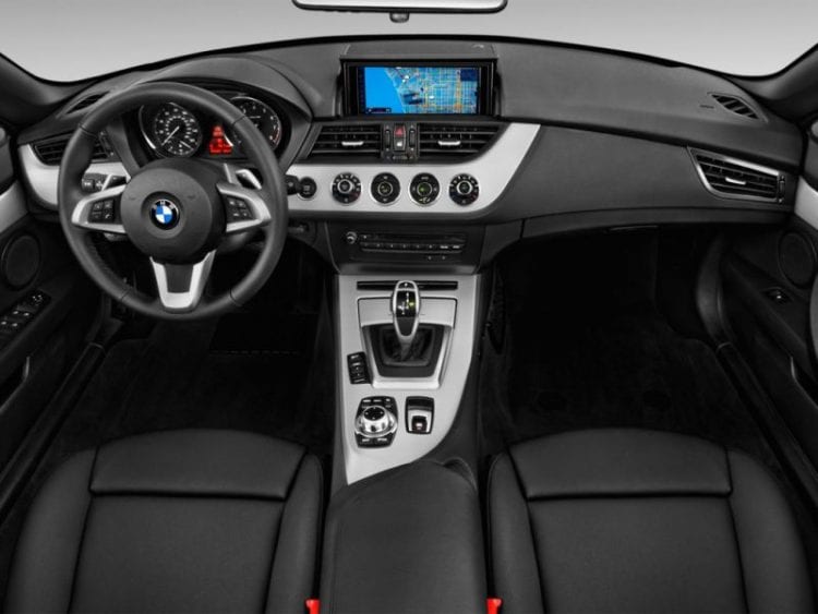 2016 BMW Z4 2-door Roadster sDrive28i Dashboard - Source: thecarconnection.com