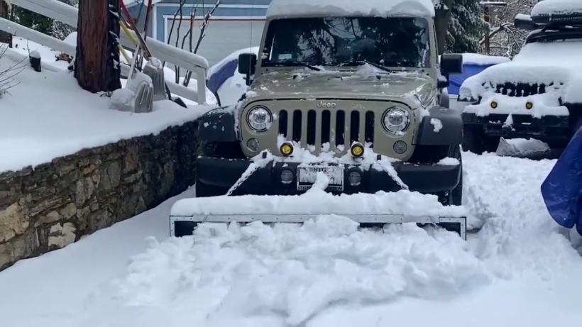 Jeep Wrangler on snow