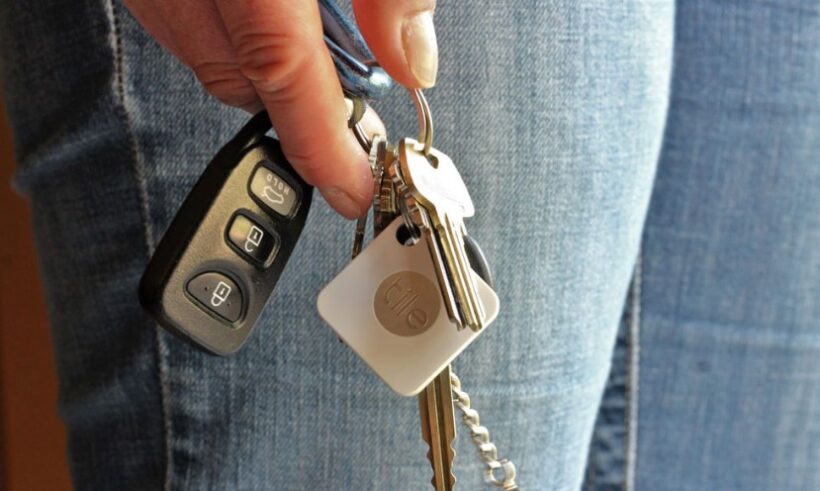 Should You Repair Or Replace Your Car Keys? - carsoid.net
