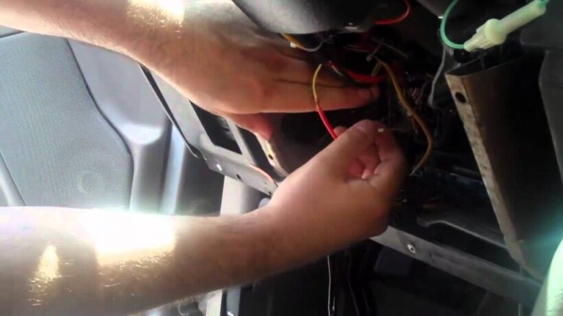 How To Remove GPS Tracker From Car [5 Easy Steps] - carsoid.net