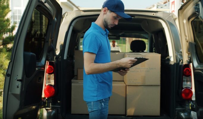 Tips on Securely Loading Your Van - carsoid.net