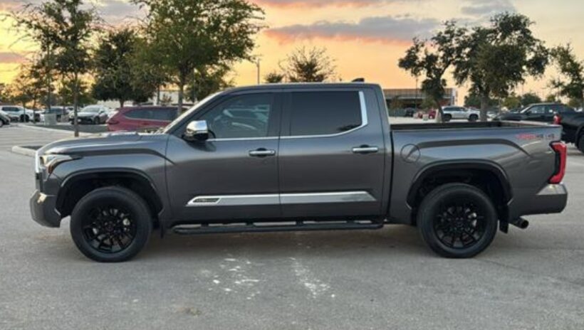 Toyota Tundra Truck side front
