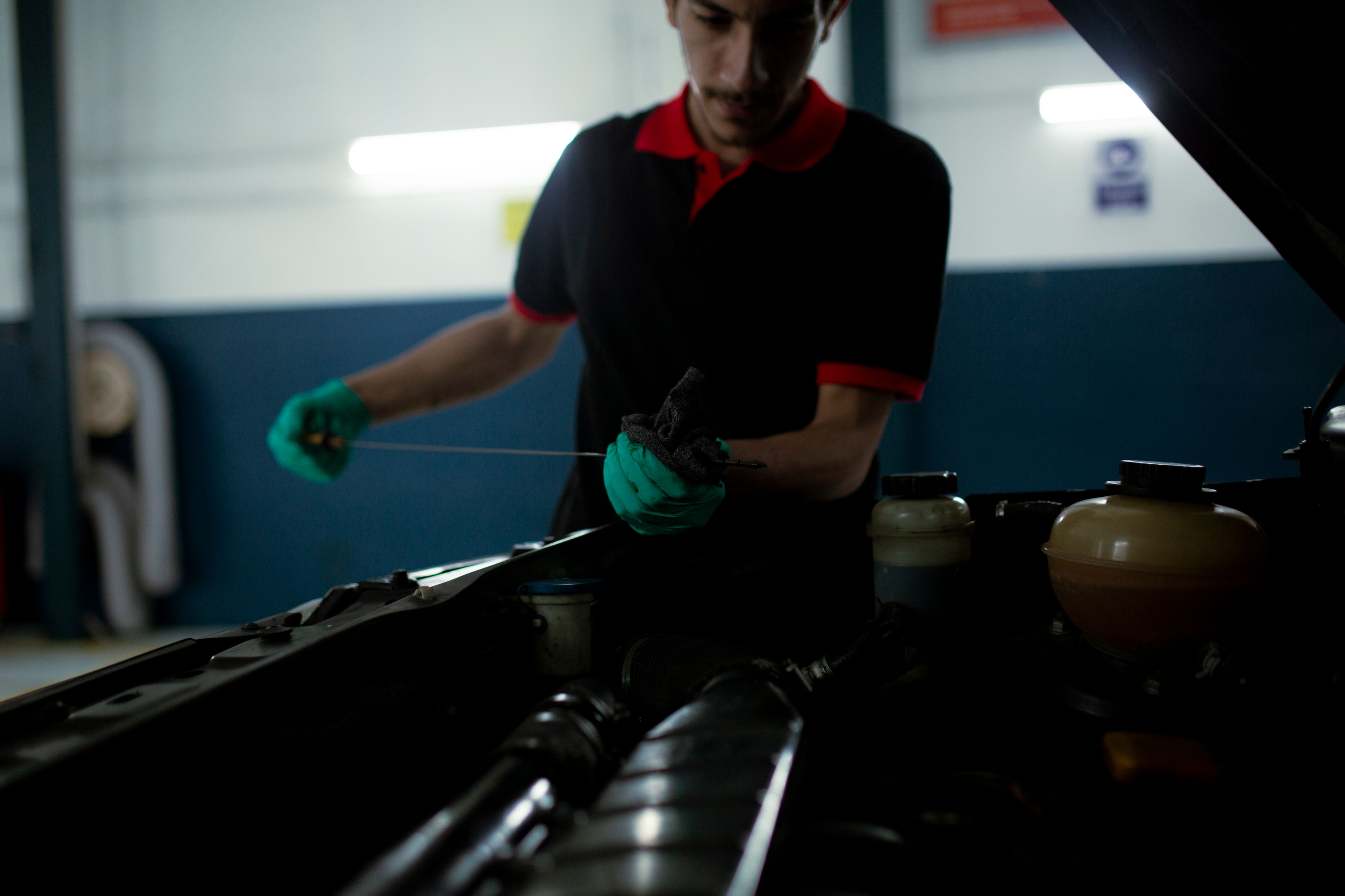 Oil Change Guide Full Synthetic vs Semi-Synthetic Engine Oil - Complete Guide - carsoid.net